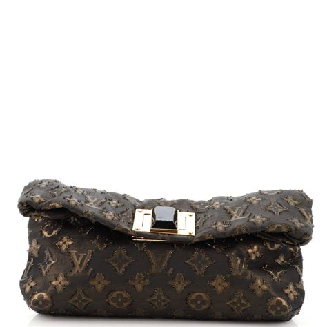 louis vuitton altair clutch.